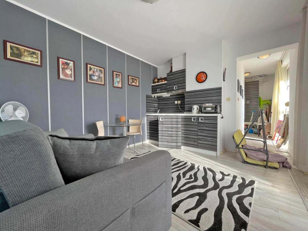 Продажа квартиры в комплексе Рейнбоу 4